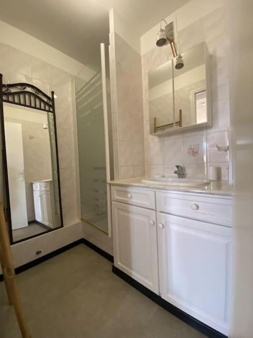 Apartament Grand T2 53M2, Proche Plages Et Port , Parking . La Ciotat Zewnętrze zdjęcie